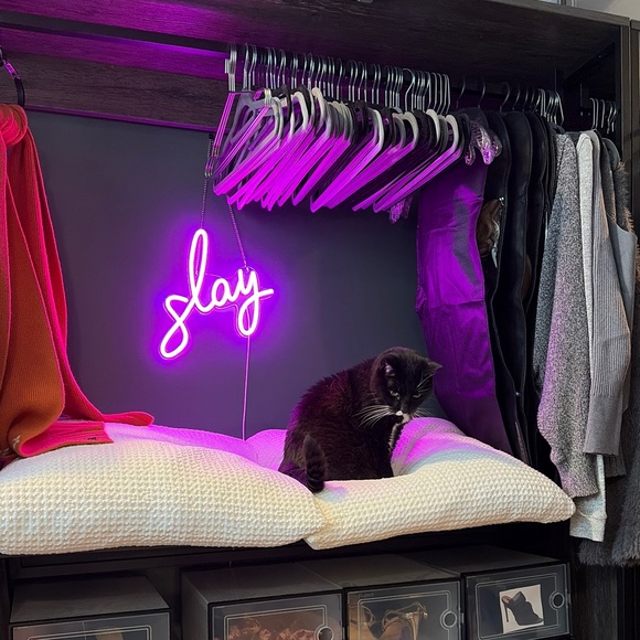 MEET ME - Picture 11 of 16